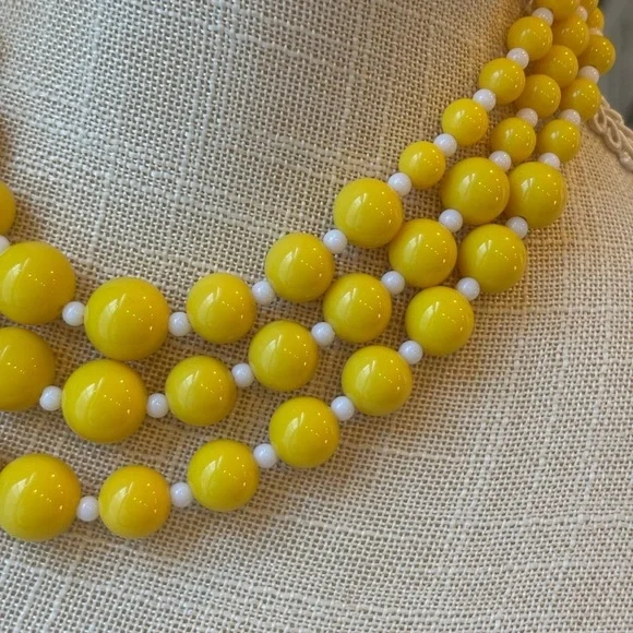 Vintage 70’s LEMON Yellow / White Multi-Strand Bead Necklace. MCM EUC - Picture 5 of 8